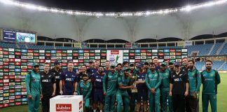 Pakistan Vs New Zealand ODI Series: 3rd ODI Washed Out Pakistan, New Zealand Players Pose With The Trophy
